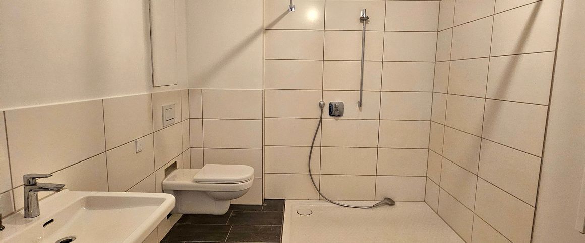 behindertengerechte Wohnung mit großer Terrasse - Photo 1