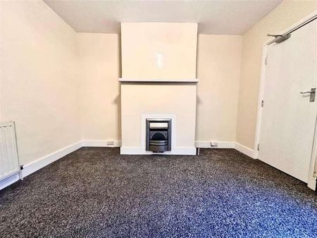 College Road, Grays, RM17 - Photo 5