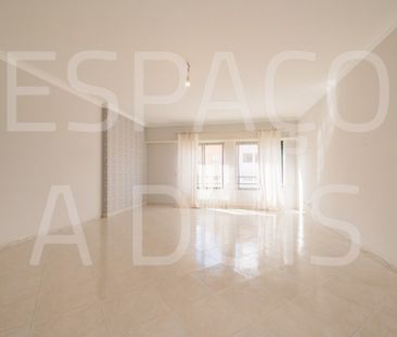 Belas, Lisbon - Foto 2