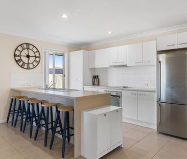 Stunning Glenvale Home. - Photo 3