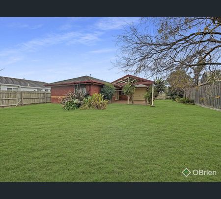 43 Sneddon Drive, Narre Warren South, Vic 3805 - Photo 3