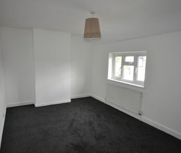2 bedroom semi-detached house to rent - Photo 5