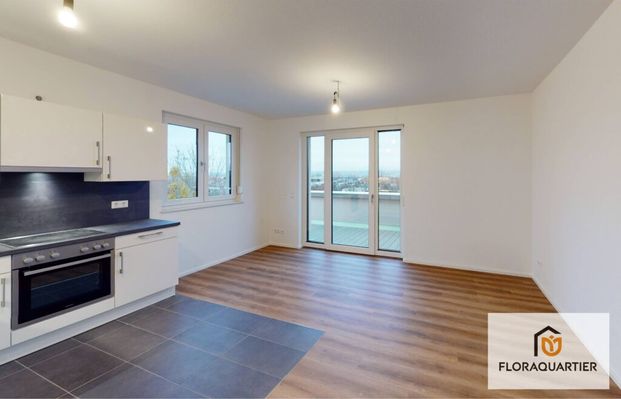 Lichtdurchflutete 3-Zimmer Wohnung mit großer Terrasse - Photo 1