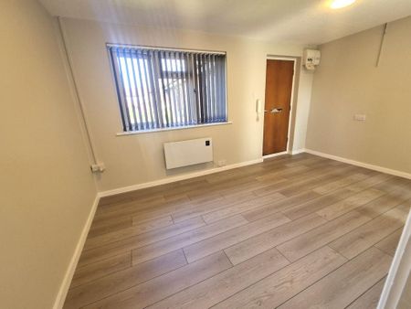 Studio to rent - Photo 4