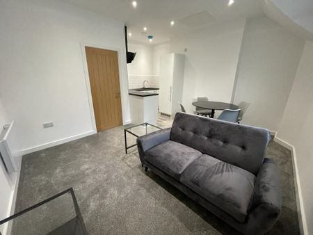 1 bedroom flat to rent - Photo 2