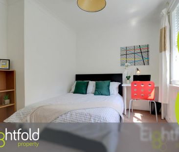 4 bedroom terraced house to rent - Photo 3