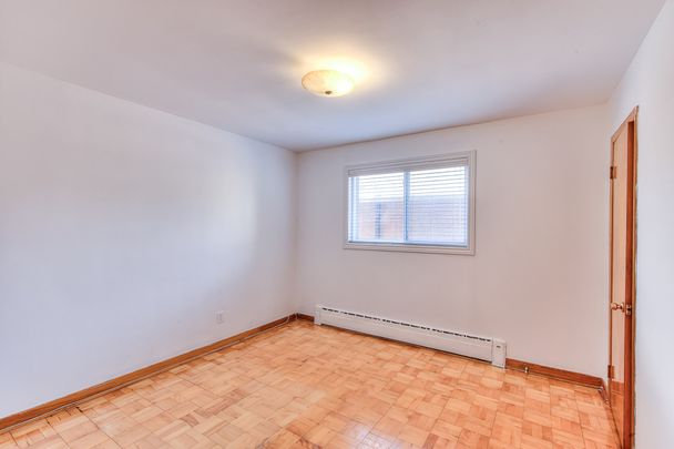 11767 Rue Pasteur - Photo 1