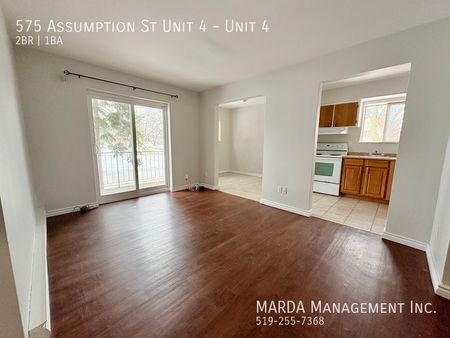 SPACIOUS 2BEDROOM/1BATHROOM SUITE IN DOWNTOWN WINDSOR+ HYDRO - Photo 5