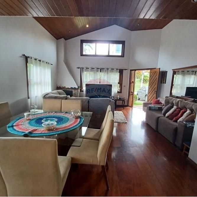Casa acolhedora no Condomínio Aruã - Foto 1