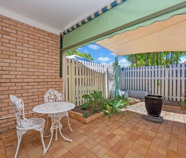 Charming Three-bedroom House in Heritage Close! - Photo 1