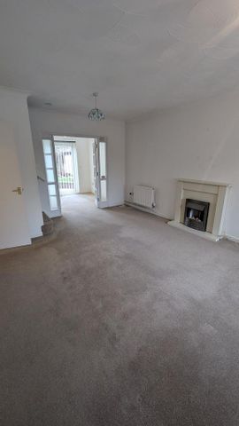 3 bedroom semi-detached house to rent - Photo 3