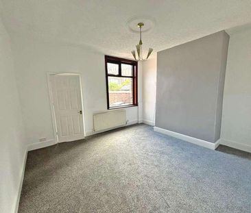 Lily Street, Royton, OL2 - Photo 1