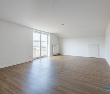 Top-sanierte Dachgeschosswohnung mit Garage und EBK in idyllischer ... - Photo 1