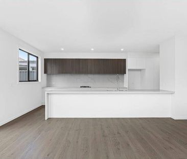 EXECUTIVE TOWNHOUSE | IMPRESSIVE DESIGN | CONVENIENT LOCATION - Photo 6