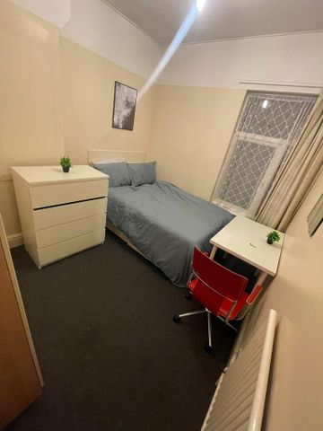 5 bedroom terraced house to rent - Photo 5