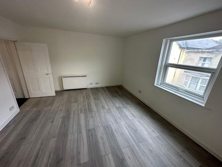 3 Bed Flat, St. Mary Street, SO14 - Photo 3