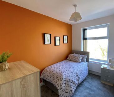 1 bed house to rent in Burnley Road, Colne, BB8 - Photo 1