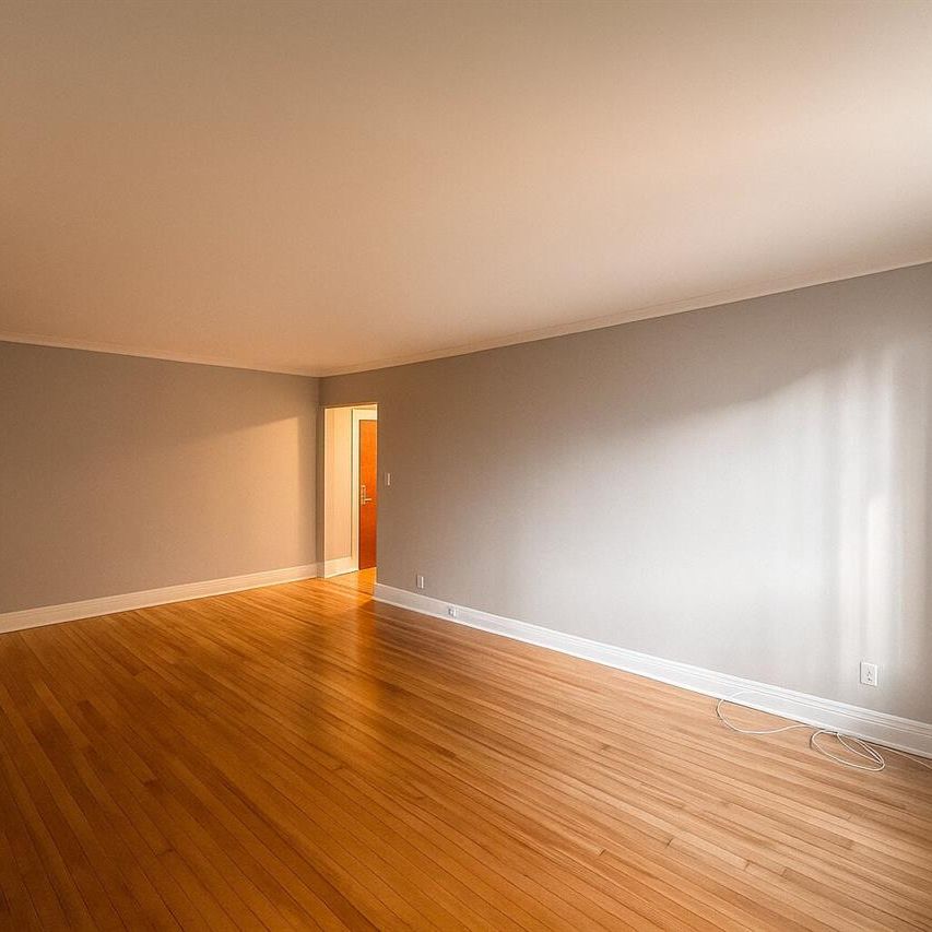 1 Bedroom - 5005 Avenue Macdonald, Montréal - Photo 1