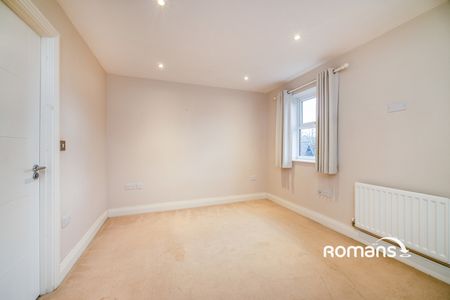 4 bedroom terraced to rent - Photo 3