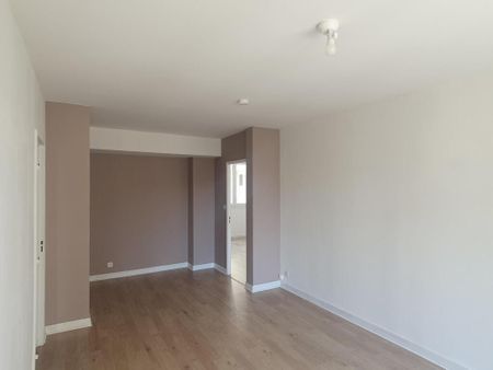 Location Appartement 4 pièces 67m² CHAMBERY 73000 - Photo 3