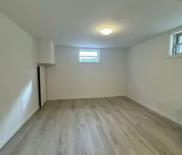 Newly renovated inner city - 1 bedroom, 1 bathroom basement suite |... - Photo 1