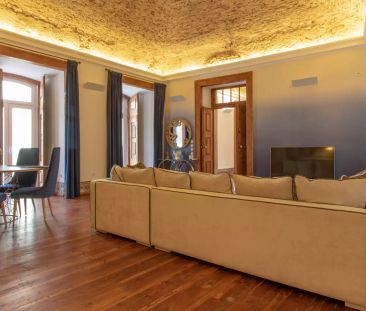 Beautiful 2-bedroom apartment for rent in Bairro Alto, Bica, and Cais do Sodré - Photo 2