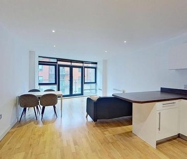 2 bedroom flat to rent - Photo 2