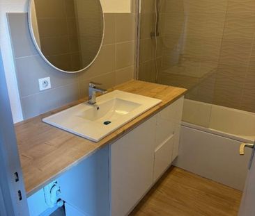 Location Appartement 3 pièces 63m² RIORGES 42153 - Photo 4