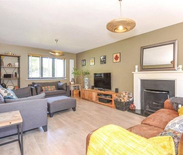 4 bedroom detached house to rent - Photo 1