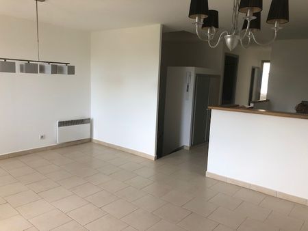 Location Appartement 3 pièces 56m² - Photo 2