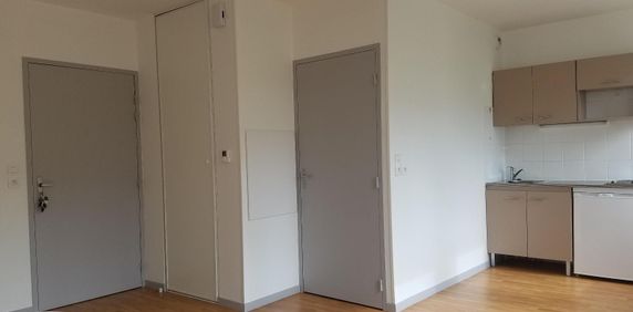 Location Appartement 1 pièce 27m² CHATEAUROUX 36000 - Photo 2