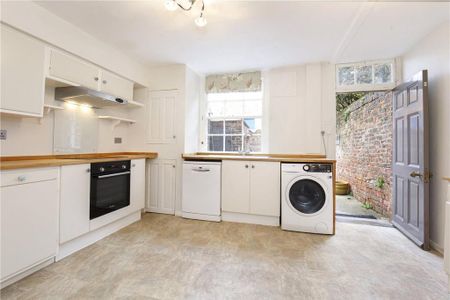 4 bedroom terraced house to rent - Photo 5