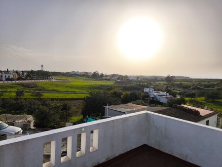 MORADIA T2 PARA ARRENDAMENTO ANUAL - COM LOGRADOURO E TERRAÇO - NO CENTRO DO AZINHAL EM CASTRO MARIM - Photo 4