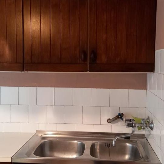 Kiadó részlegesen felújított lakás - Szolnok - Fotó 2