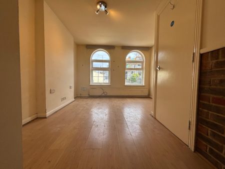 1 Bedroom Flat To Let - HP12 - Photo 2