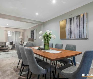 Charming Five Bedroom Family Home - Photo 2