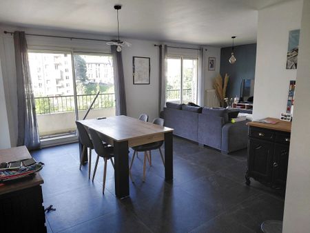 Location Appartement 3 pièces 78m² RODEZ 12000 - Photo 3