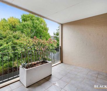 Standout location! - Photo 2