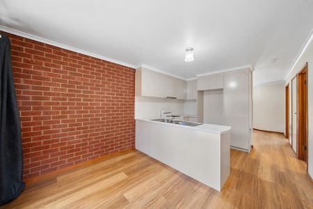 4/1 Bilkurra Street, Queanbeyan West NSW 2620 - Townhouse For Rent | Domain - Photo 4