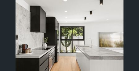 Single Level Living - Photo 4