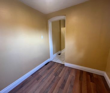For Lease - 1113 Davenport Rd Road Unit# 1, Toronto, Ontario - Photo 1