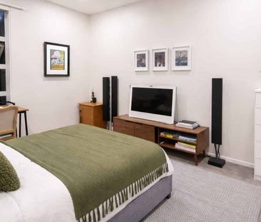 City Living - Photo 3