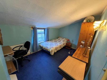 2 bedroom semi-detached house to rent - Photo 2