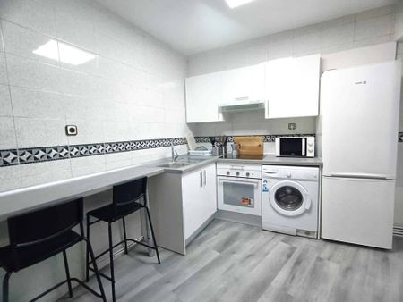 Calle de la Sierra de Tornavacas, Madrid, Community of Madrid 28031 - Photo 4