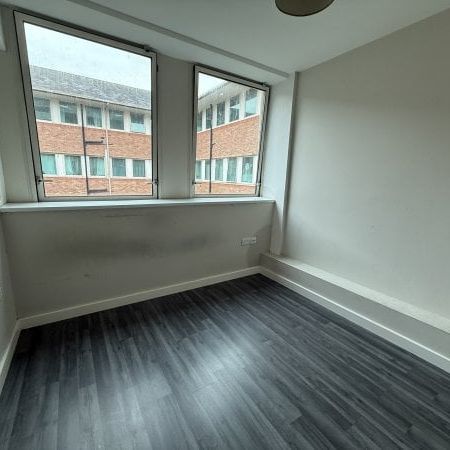 Castleview House,WA7 2DR - Photo 1