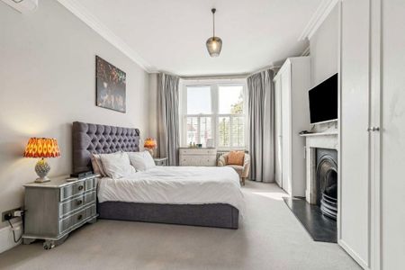 5 bedroom semi-detached house to rent - Photo 3