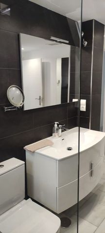 Luxury Apartment for rent in San Pedro de Alcántara, Andalusia - Photo 4