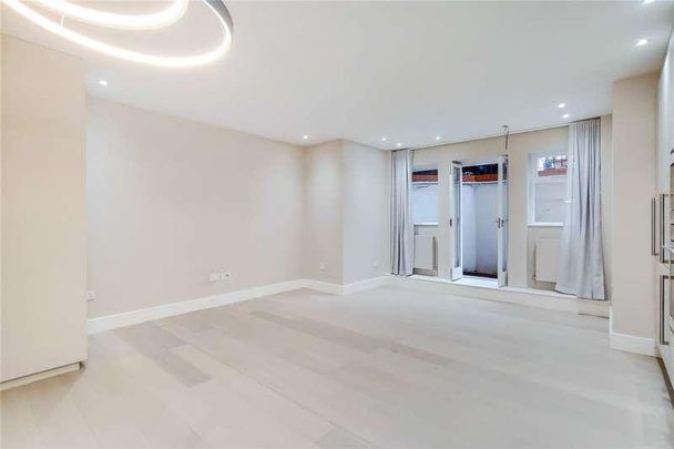 Fitzjohns Avenue, London, NW3 - Photo 1