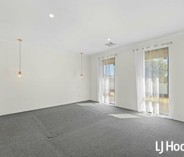 Modern Comfort in a Spacious Hilbert Home - Photo 4