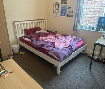 7 bedroom private hall to rent - Photo 1